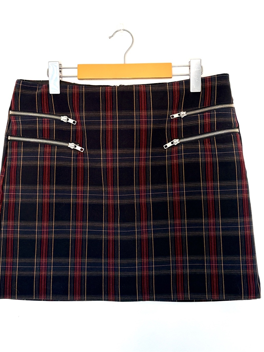 Forever 21 Contemporary Plaid Mini Skirt with Silver Zipper Detail - Black Multi